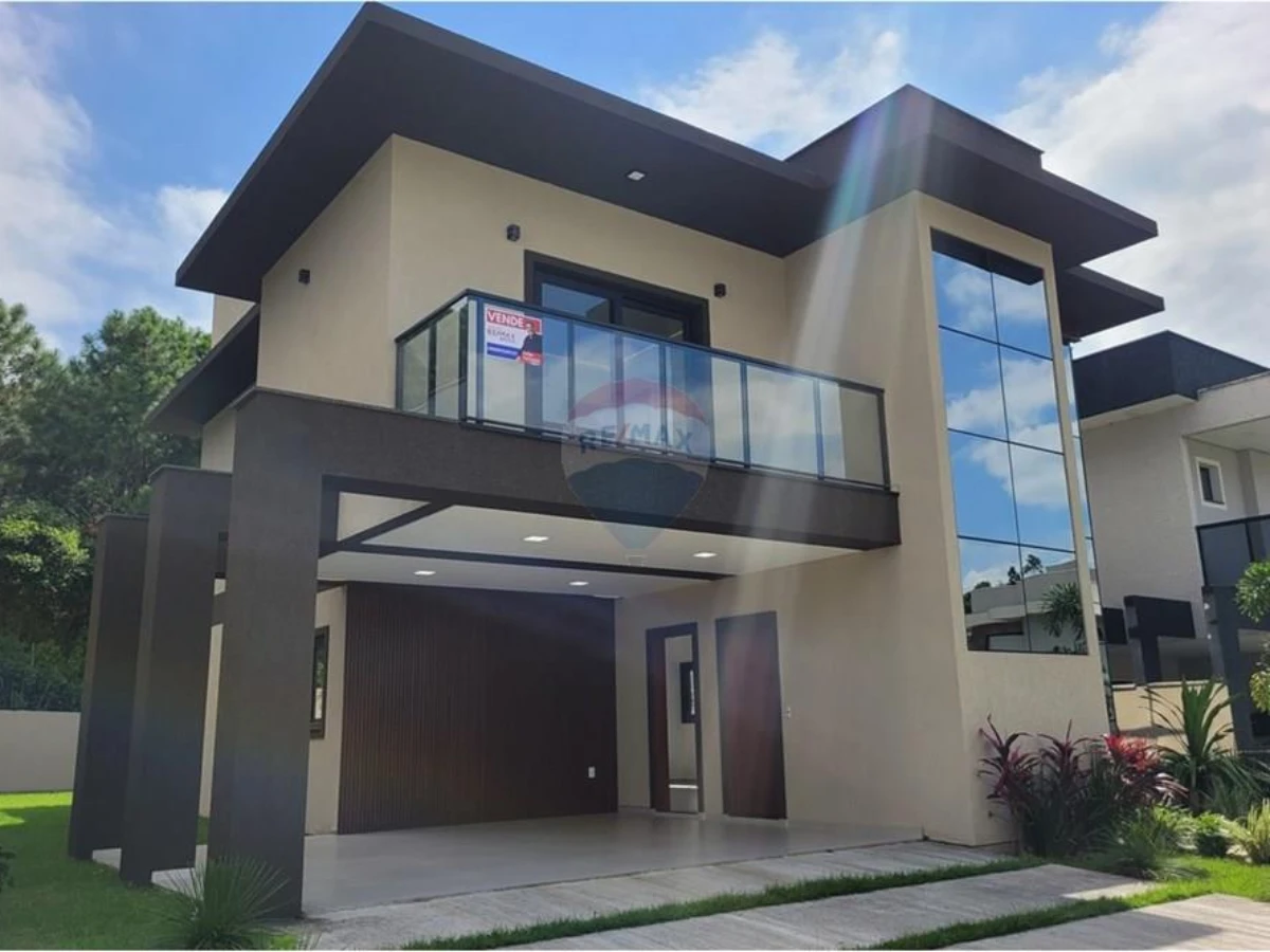 Casa com 4 Dormitórios em Condomínio Fechado – Rio Vermelho, Florianópolis