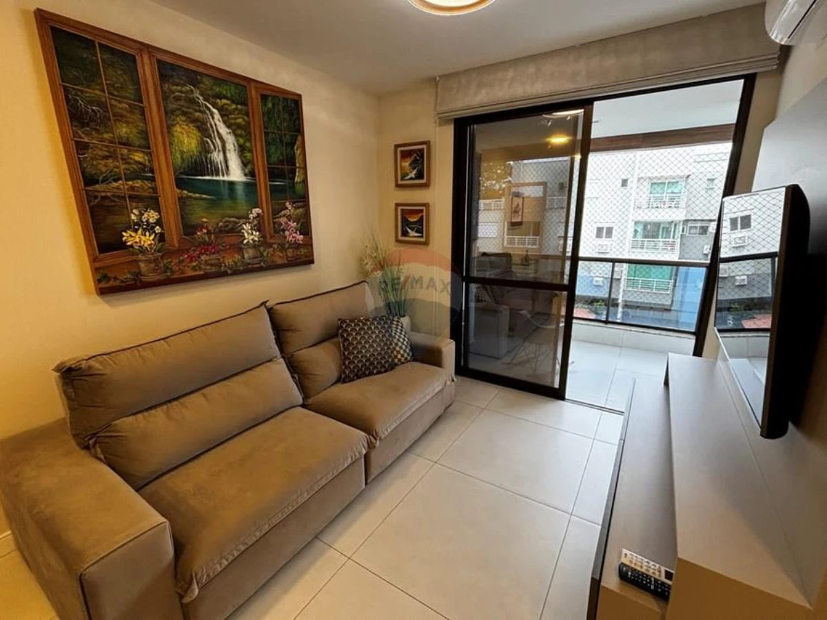 Apartamento Pé na Areia à Venda em Canasvieiras – 3 Dormitórios, Vista para o Mar, Mobiliado