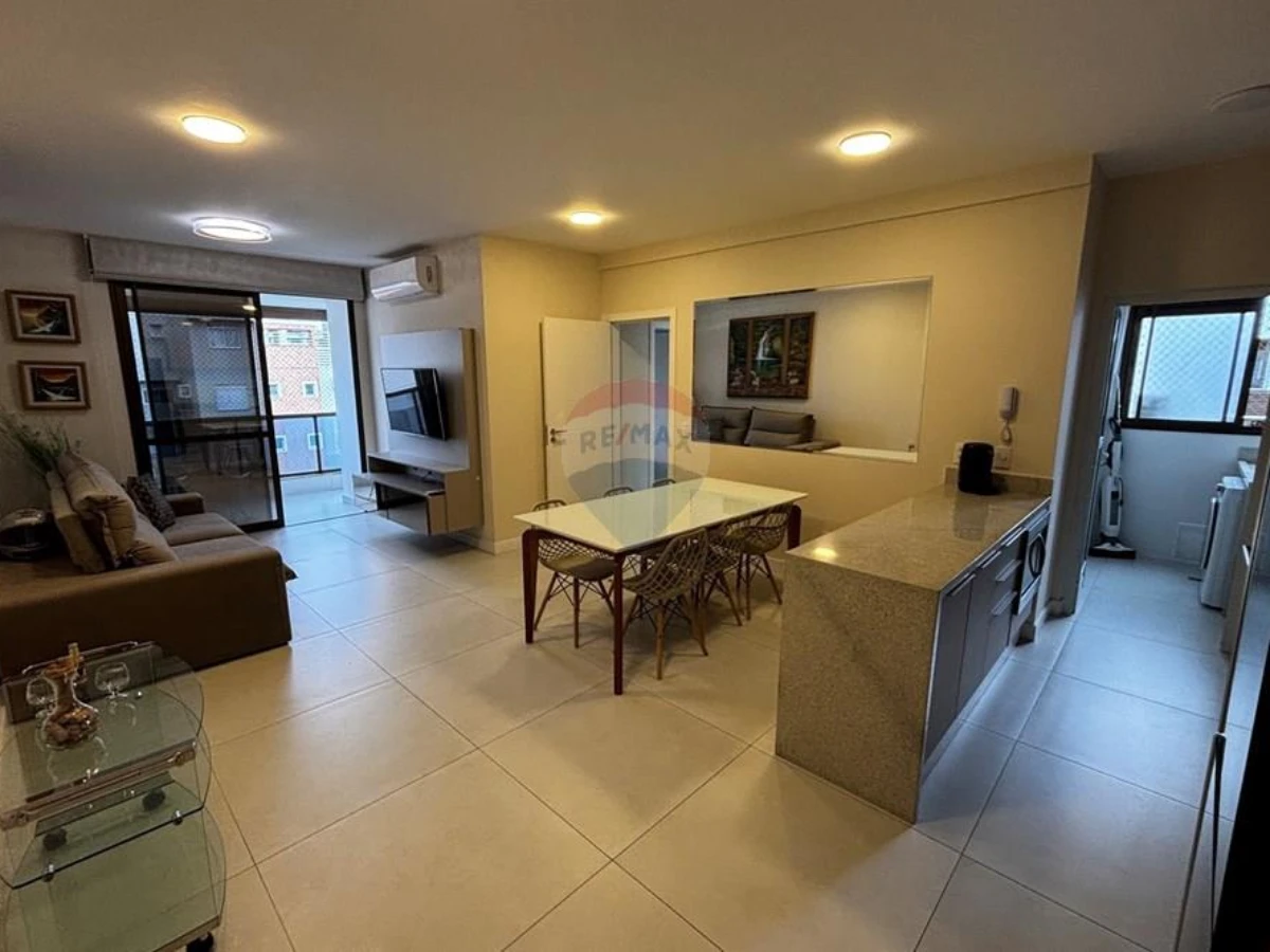 Apartamento Pé na Areia à Venda em Canasvieiras – 3 Dormitórios, Vista para o Mar, Mobiliado