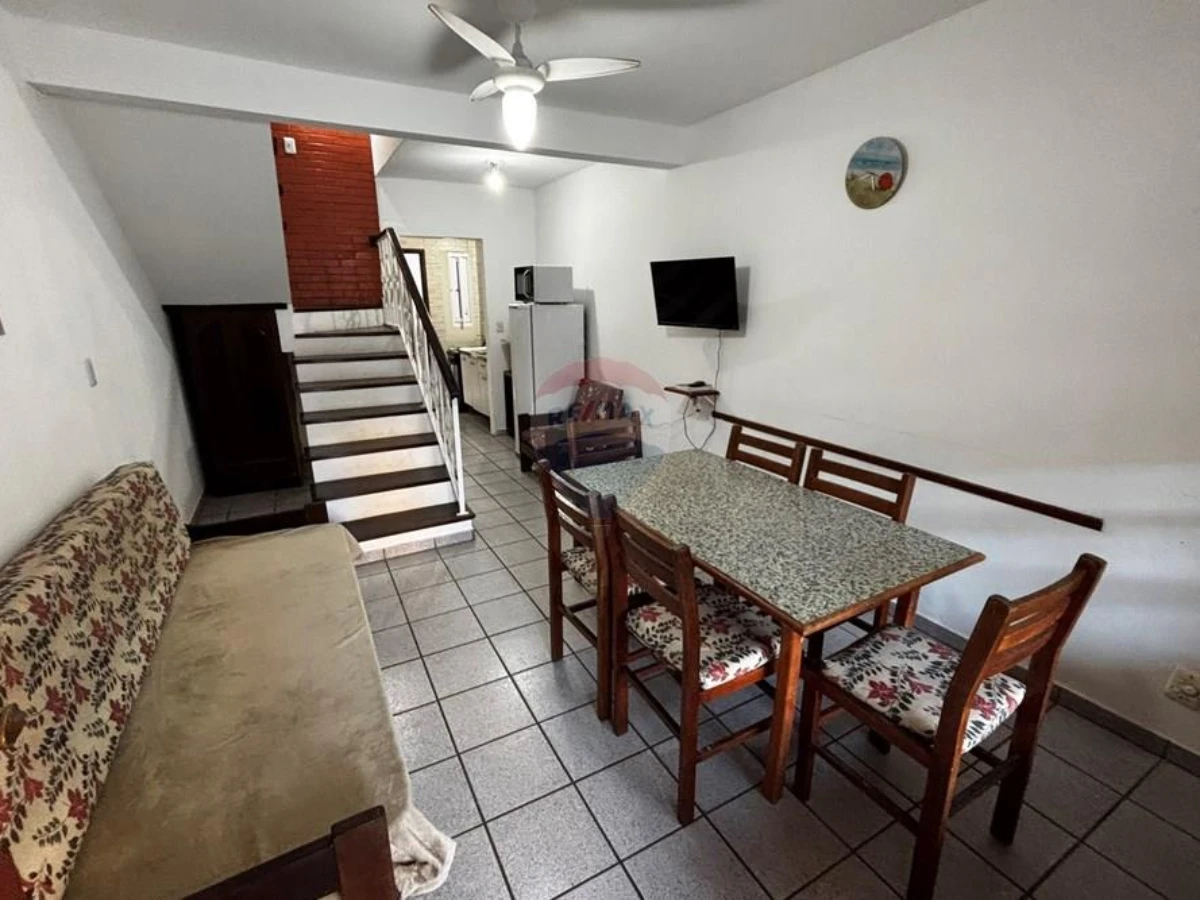 Casa Duplex com 2 Dormitórios e Vista para o Mar — Canasvieiras, Florianópolis