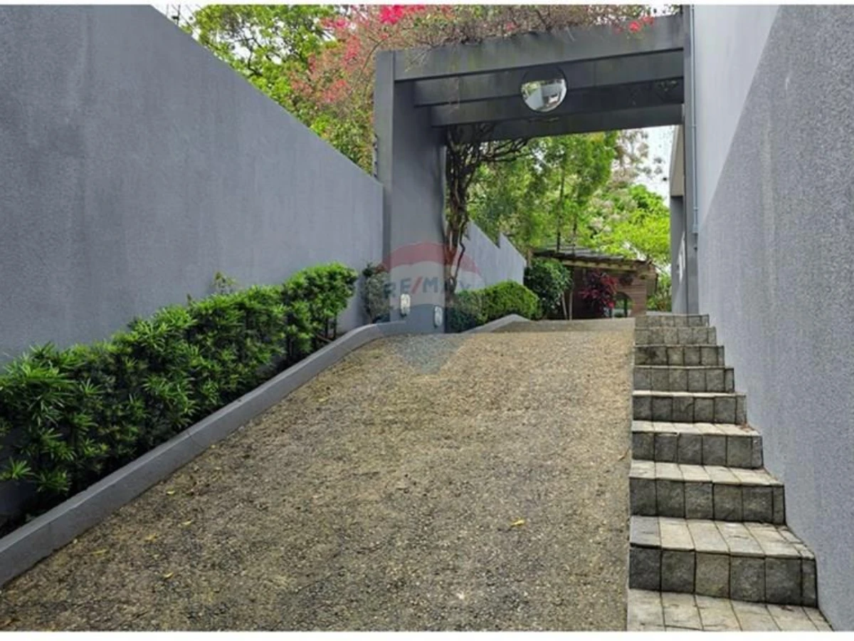 Casa com Vista Mar, 4 Dormitórios para Alugar – João Paulo, Florianópolis