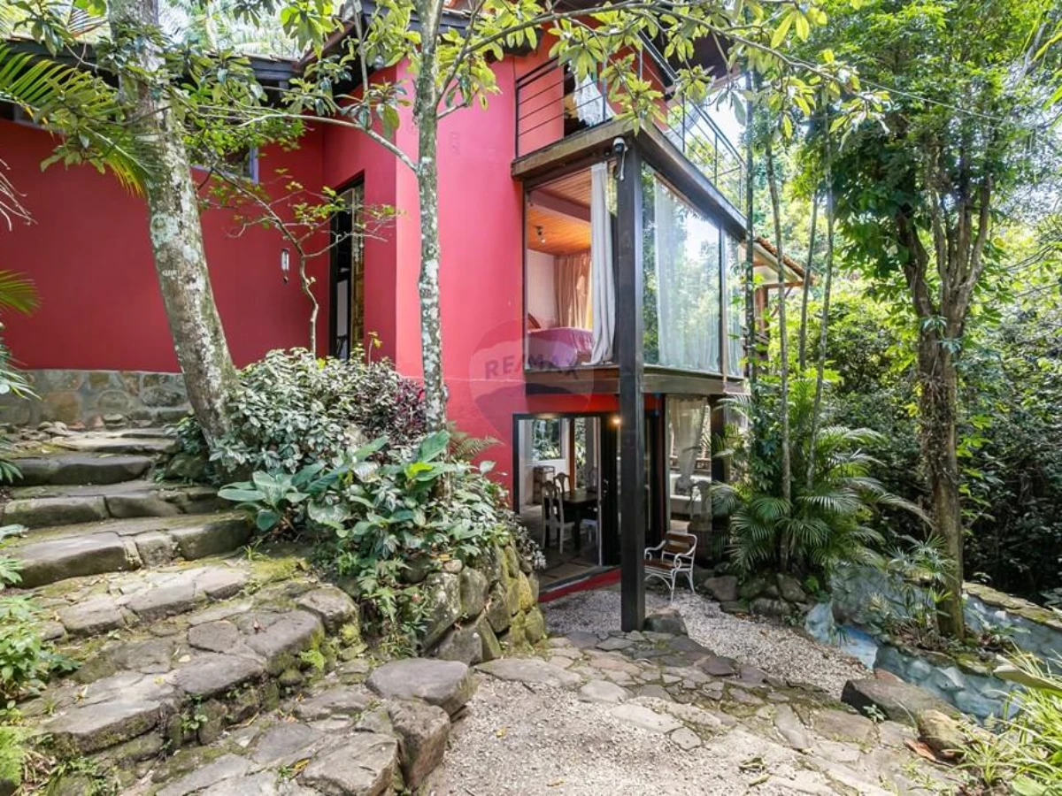 Casa 5 Quartos à Venda — Lagoa da Conceição, Florianópolis