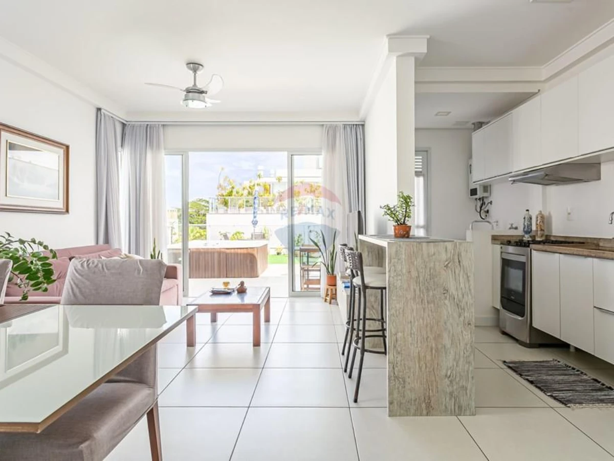 Cobertura Mobiliada à Venda – 170 m², 2 Dormitórios, Jacuzzi e Churrasqueira – Campeche, Florianópolis