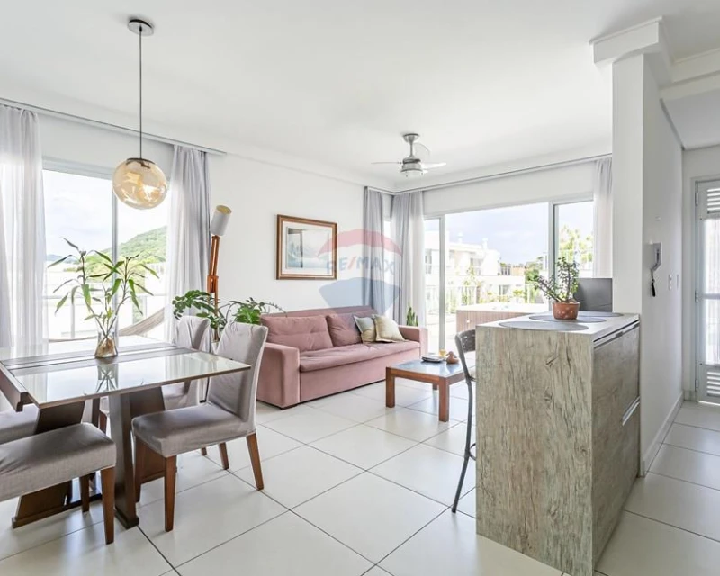 Cobertura Mobiliada à Venda – 170 m², 2 Dormitórios, Jacuzzi e Churrasqueira – Campeche, Florianópolis