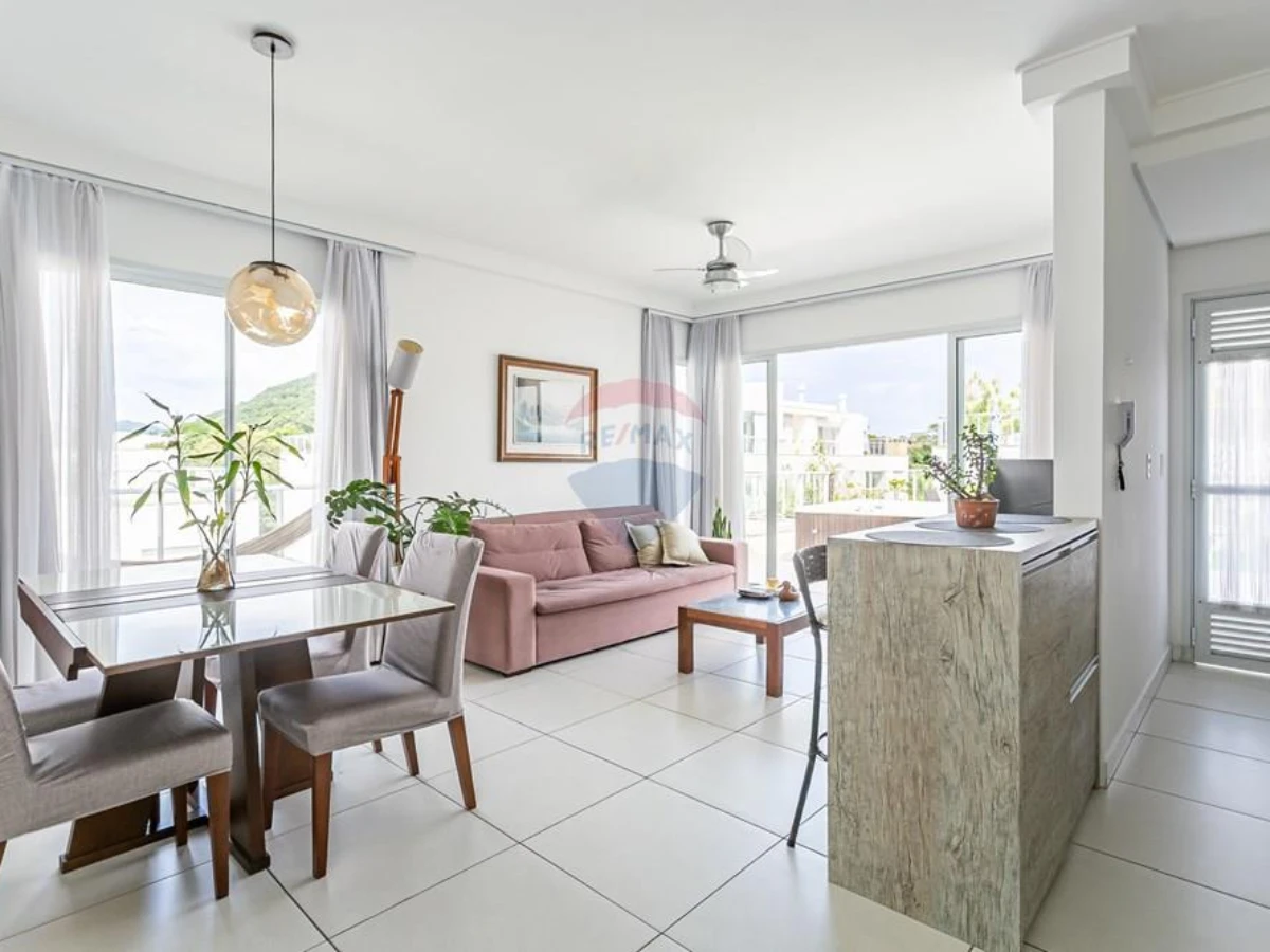 Cobertura Mobiliada à Venda – 170 m², 2 Dormitórios, Jacuzzi e Churrasqueira – Campeche, Florianópolis