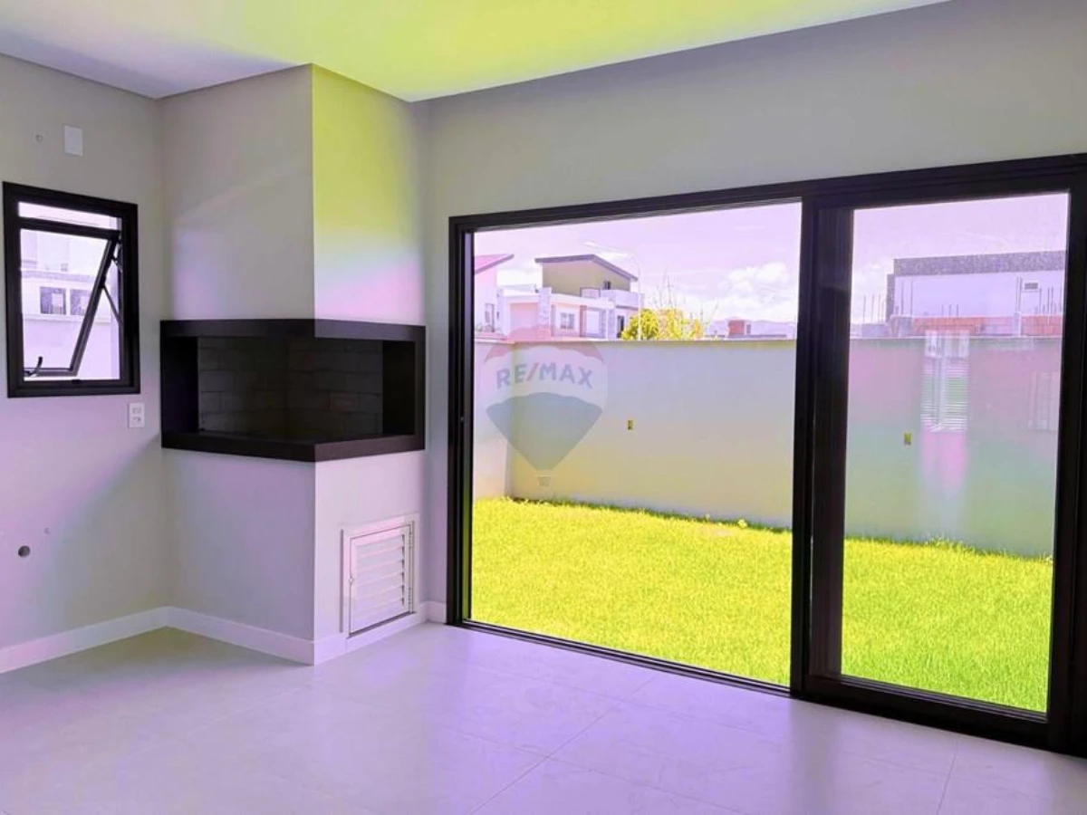 Casa Nova com 3 Suítes à Venda no Jardim Campeche, Florianópolis — 167,5 m² de Área Útil