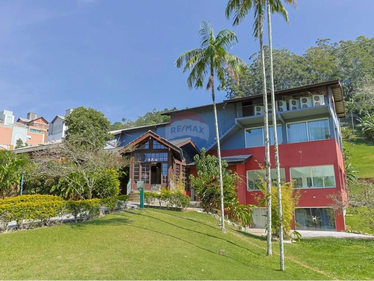 Sala Comercial para Locação – 184 m² na Carvoeira, Florianópolis