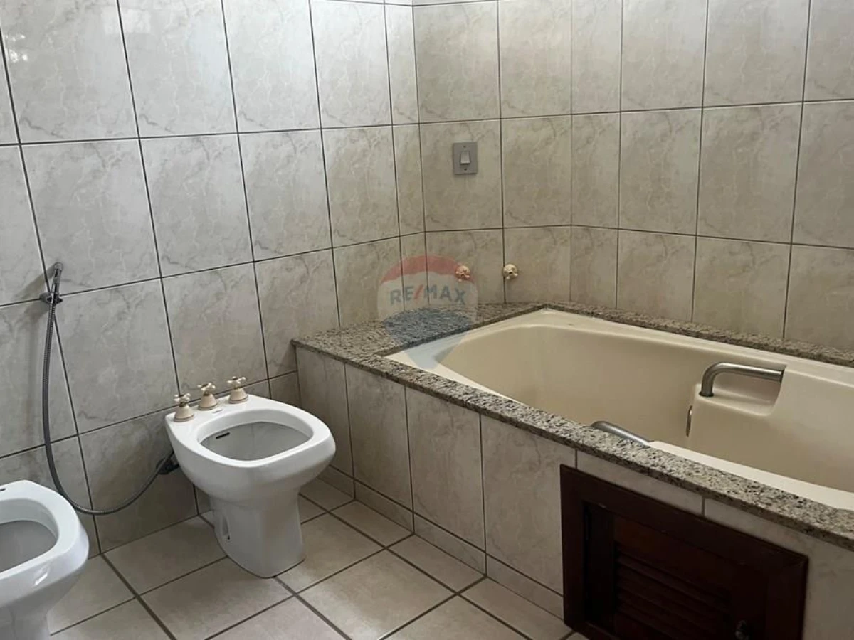 Apartamento de 3 dormitórios para alugar na Rua Bocaiúva, Centro, Florianópolis