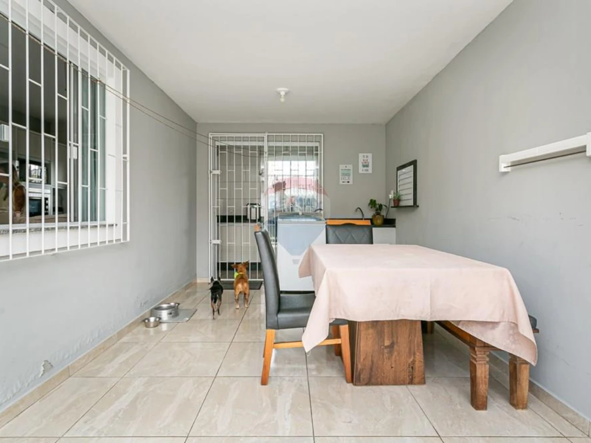 Casa à Venda — 185 m² de Área Útil, 5 Dormitórios, Piscina, Ribeirão da Ilha, Florianópolis