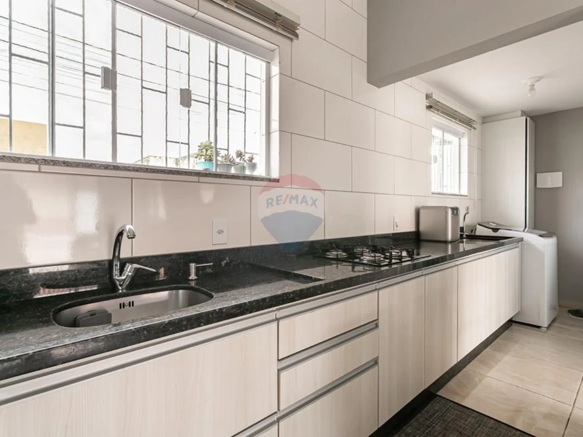 Casa à Venda — 185 m² de Área Útil, 5 Dormitórios, Piscina, Ribeirão da Ilha, Florianópolis