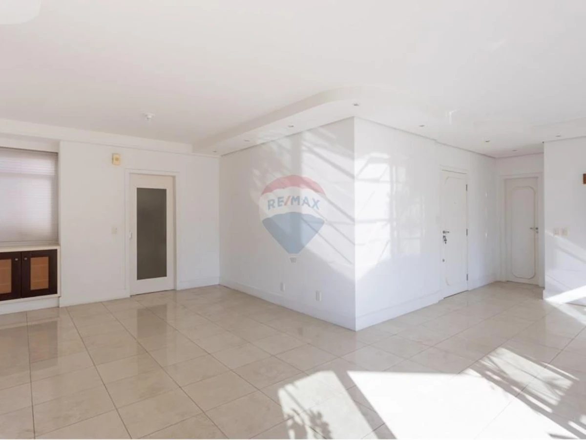 Apartamento 4 Dormitórios à Venda — Centro, Florianópolis