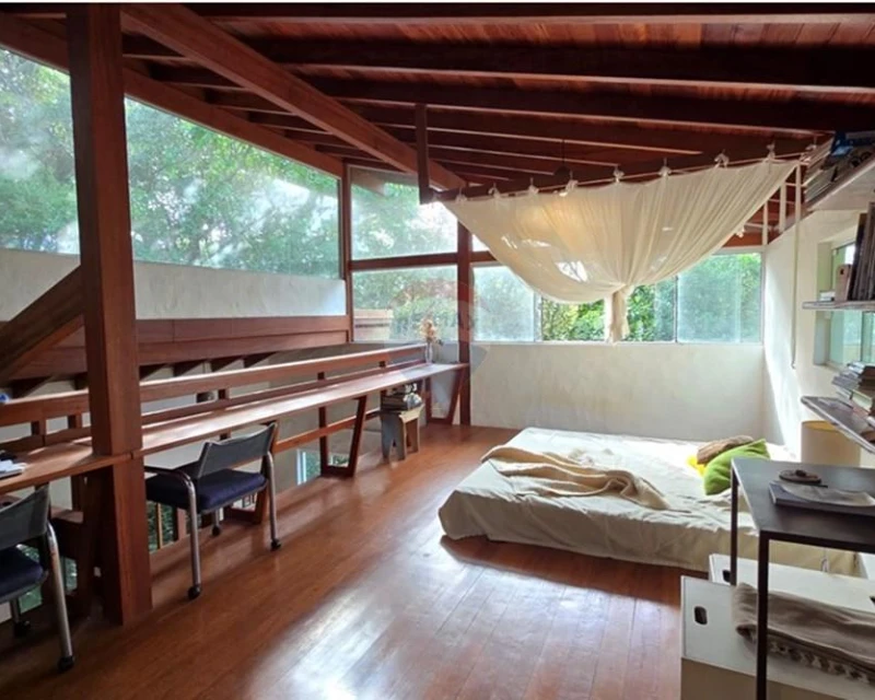 Casa 2 Quartos à Venda — Lagoa da Conceição, Florianópolis
