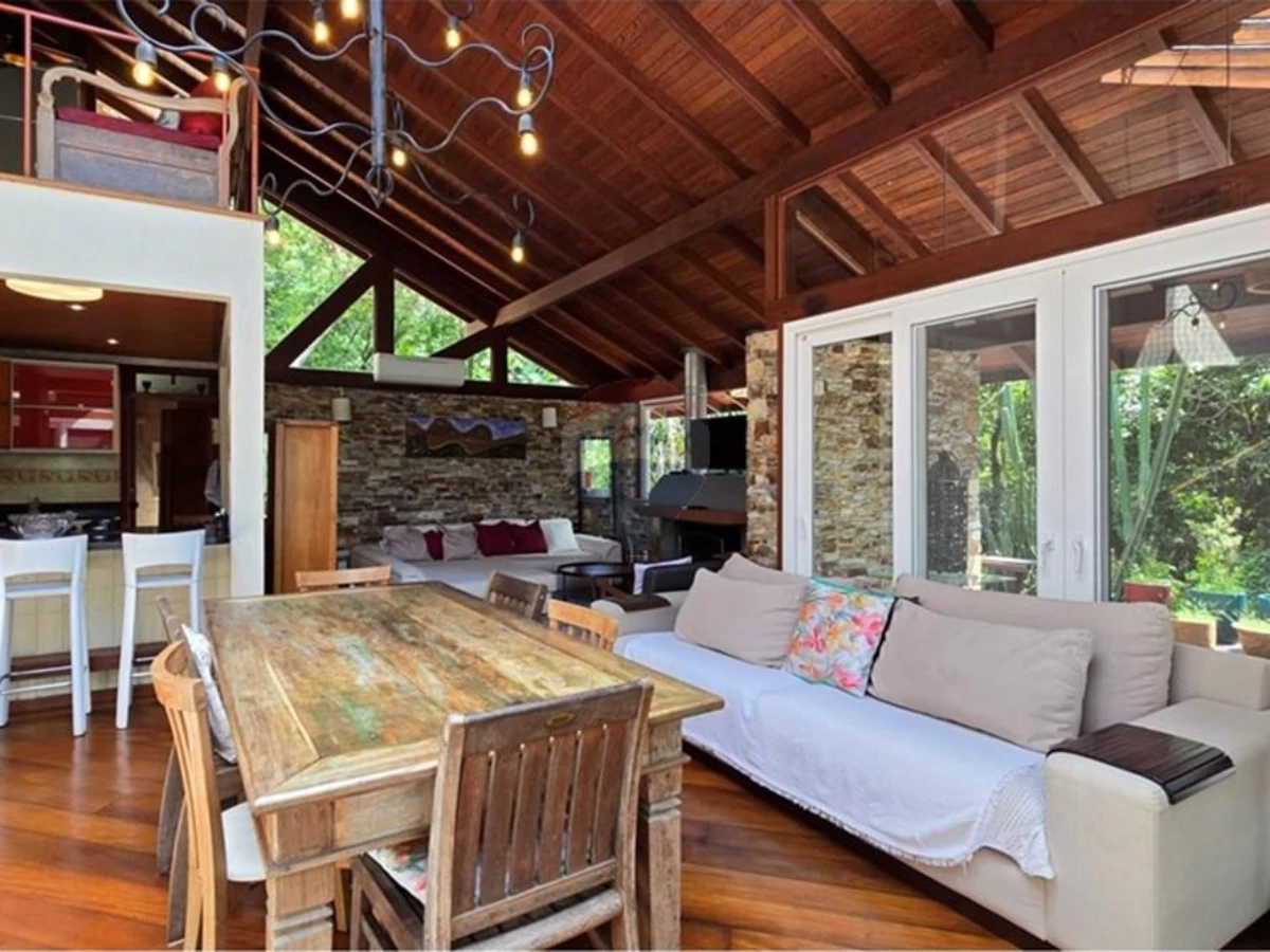 Casa 5 Dormitórios — 85.853 m² de Terreno na Costa de Dentro, Florianópolis