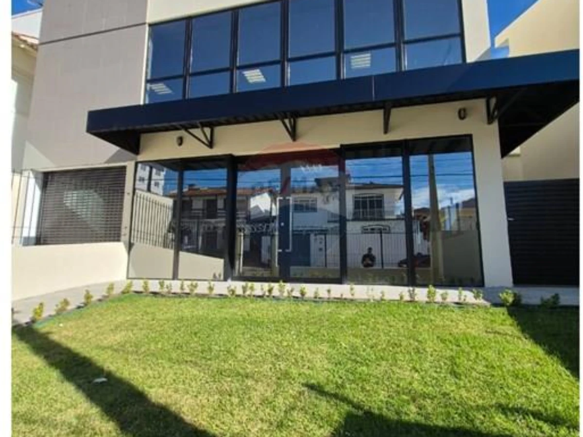 Prédio Comercial à Venda — Jardim Atlântico, Florianópolis SC