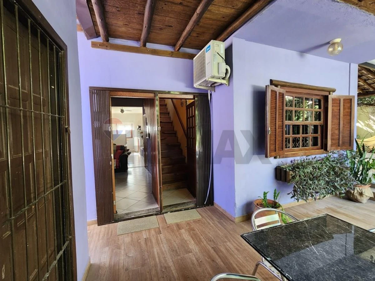 Casa 4 Suítes à Venda em Ingleses, Florianópolis — 282 m²