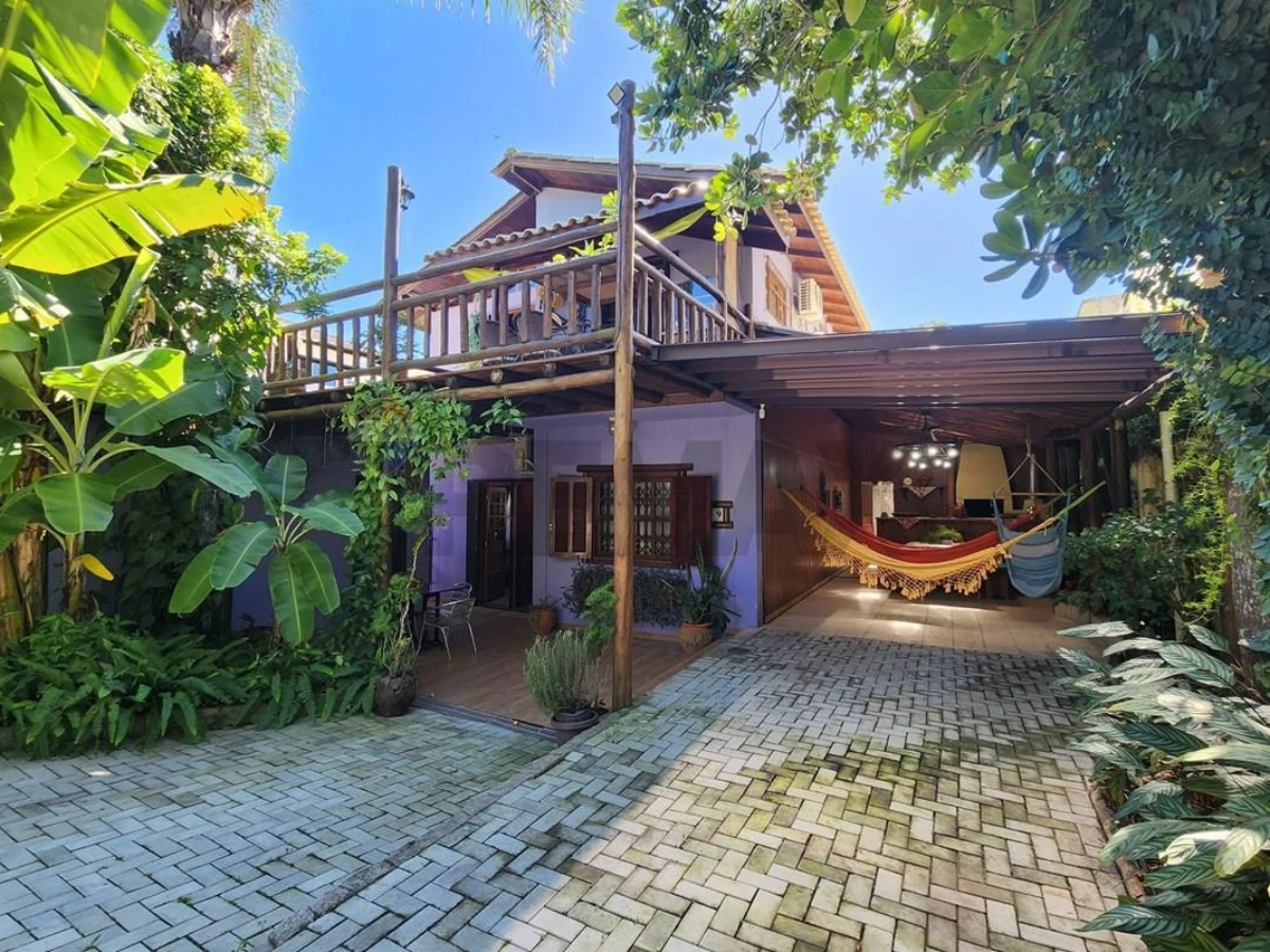 Casa 4 Suítes à Venda em Ingleses, Florianópolis — 282 m²
