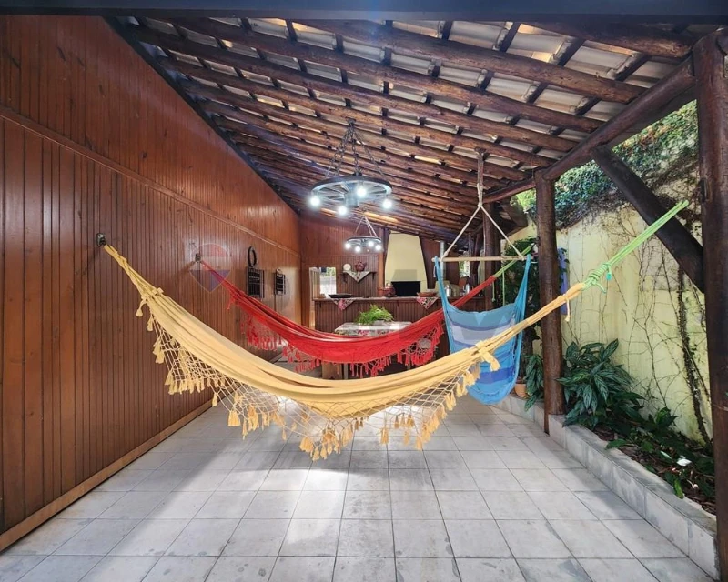 Casa 4 Suítes à Venda em Ingleses, Florianópolis — 282 m²