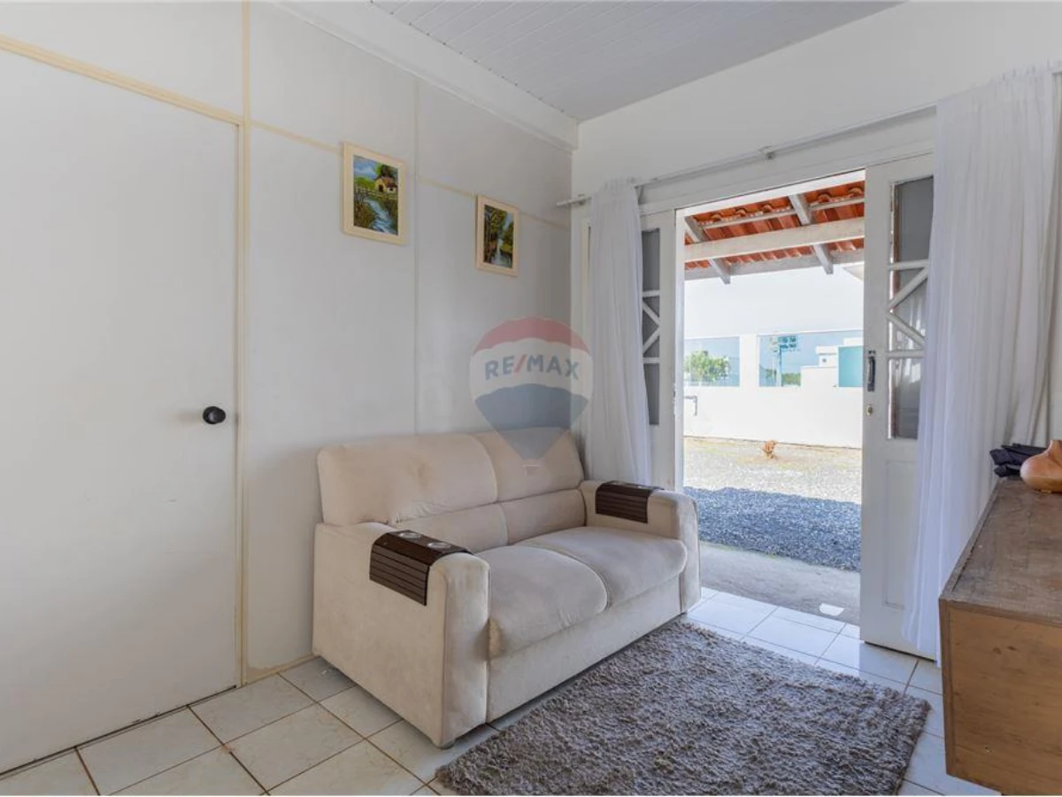 Casa 2 Quartos à Venda — Carianos, Florianópolis, SC