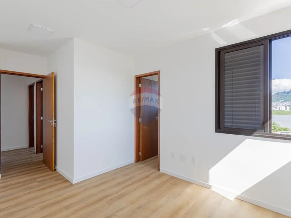 Apartamento 3 Dormitórios com Vista Mar — João Paulo, Florianópolis