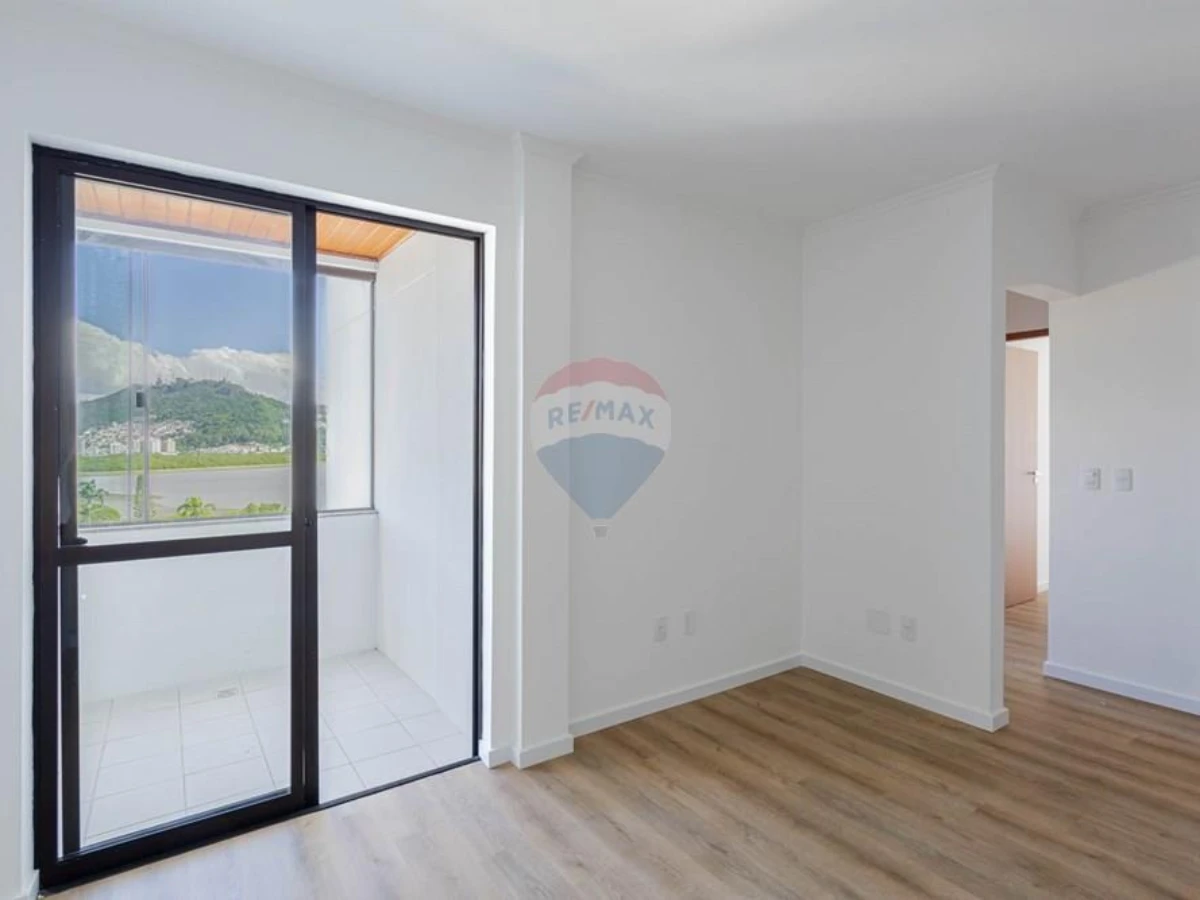 Apartamento 3 Dormitórios com Vista Mar — João Paulo, Florianópolis