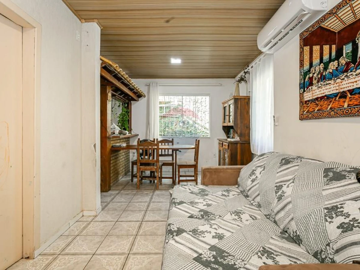 Casa 3 Dormitórios com Terreno de 3.200 m² — Costeira do Pirajubaé, Florianópolis