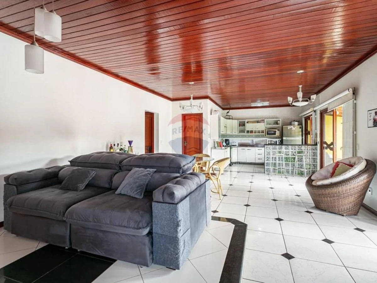 Casa 4 Quartos à Venda no Rio Vermelho, Florianópolis