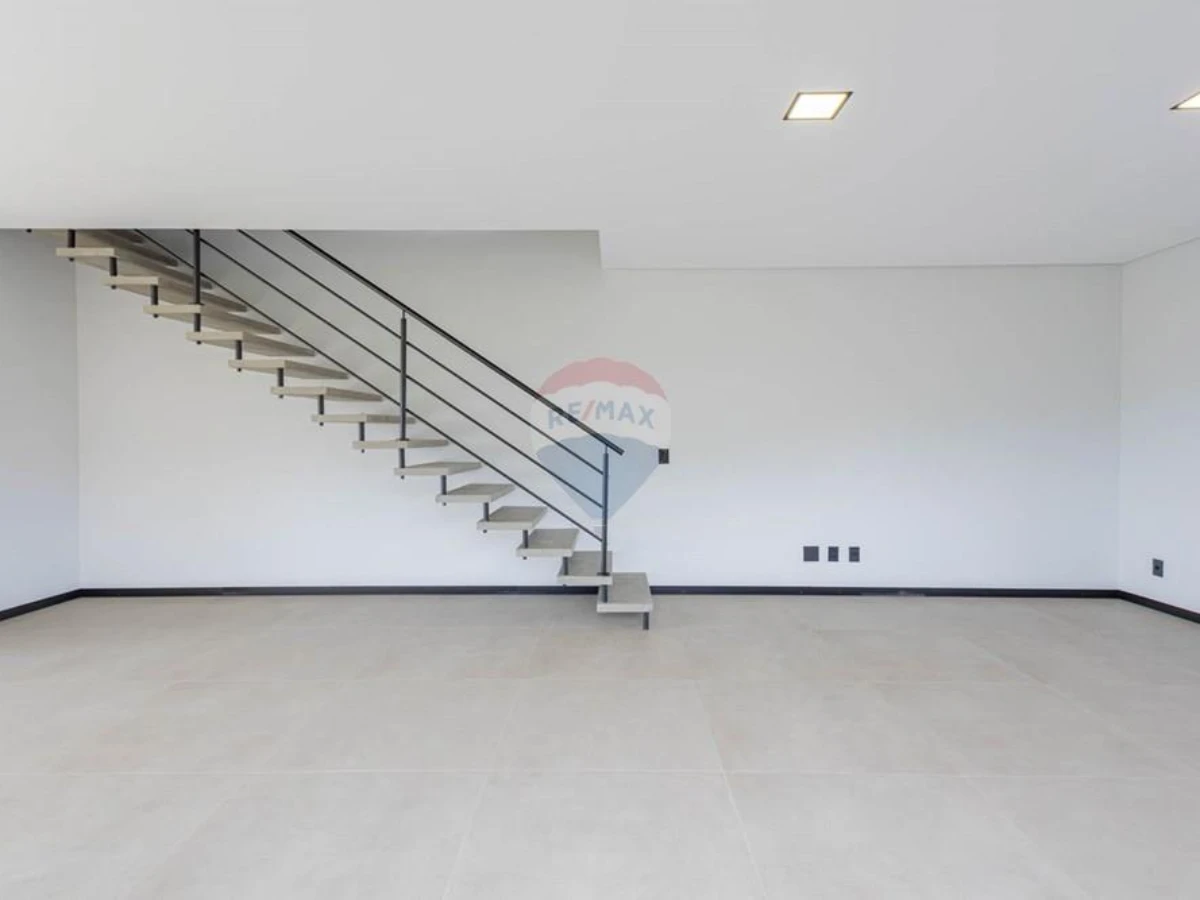 Casa Nova 3 Suítes à Venda — Vargem do Bom Jesus, Florianópolis