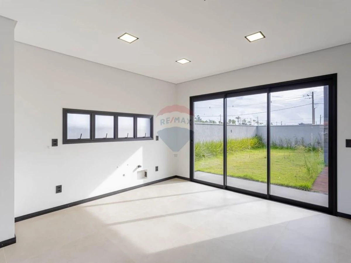 Casa Nova 3 Suítes à Venda — Vargem do Bom Jesus, Florianópolis