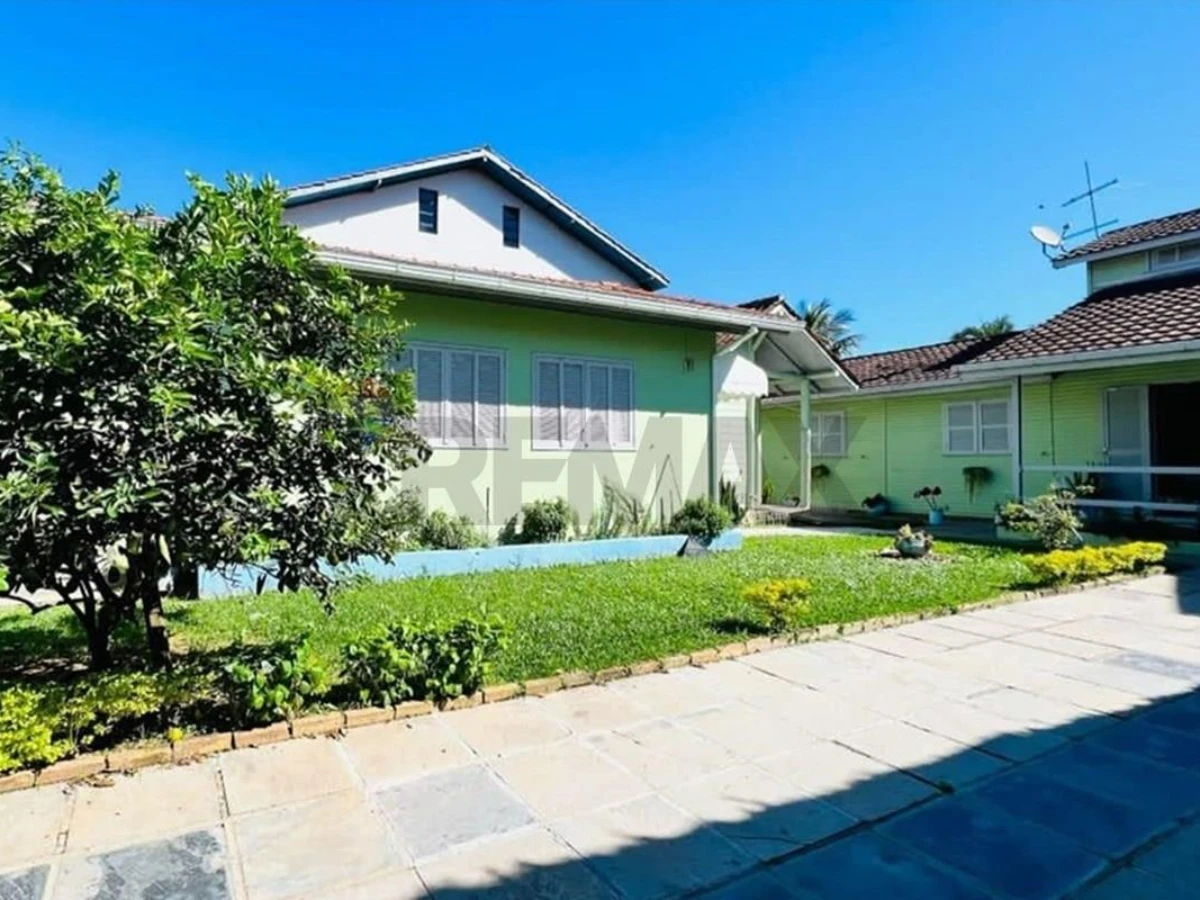 Casa à Venda no Campeche, Florianópolis — Terreno de 450 m²