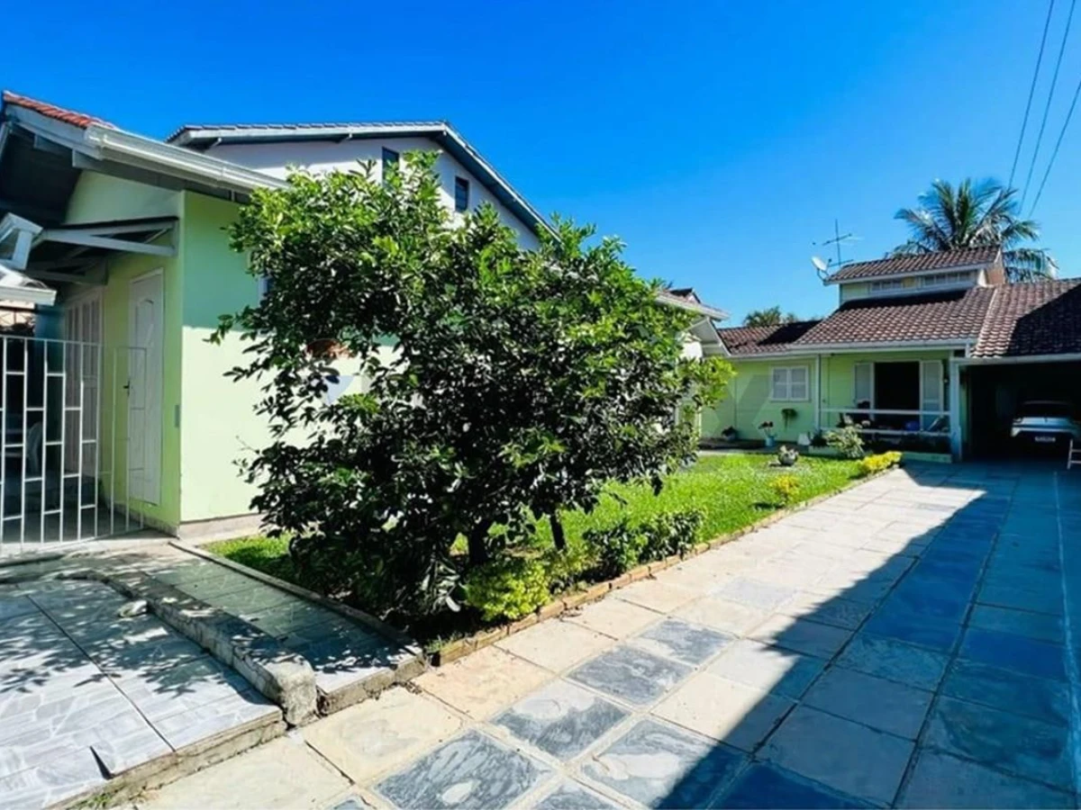 Casa à Venda no Campeche, Florianópolis — Terreno de 450 m²