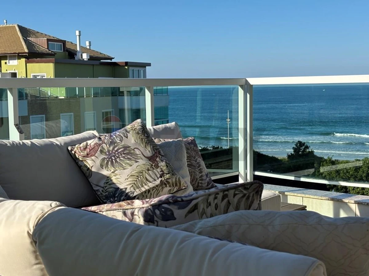 Cobertura 4 suítes com vista para o mar — Praia do Santinho, Florianópolis