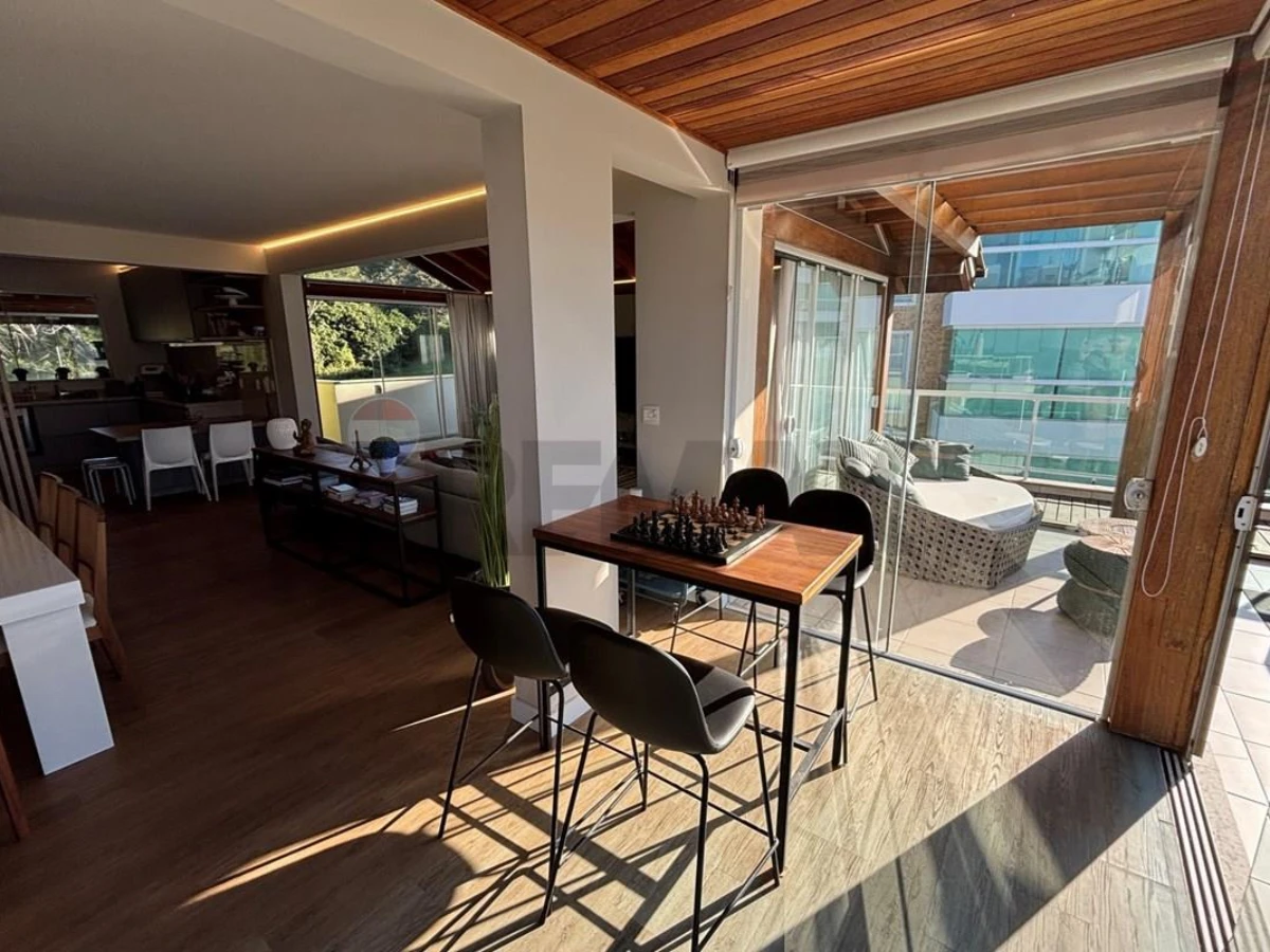 Cobertura 4 suítes com vista para o mar — Praia do Santinho, Florianópolis