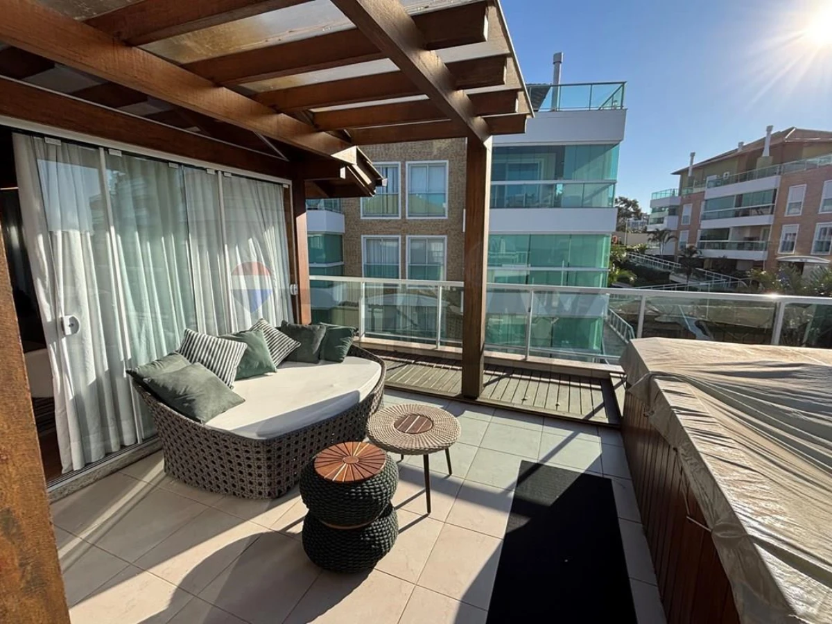 Cobertura 4 suítes com vista para o mar — Praia do Santinho, Florianópolis