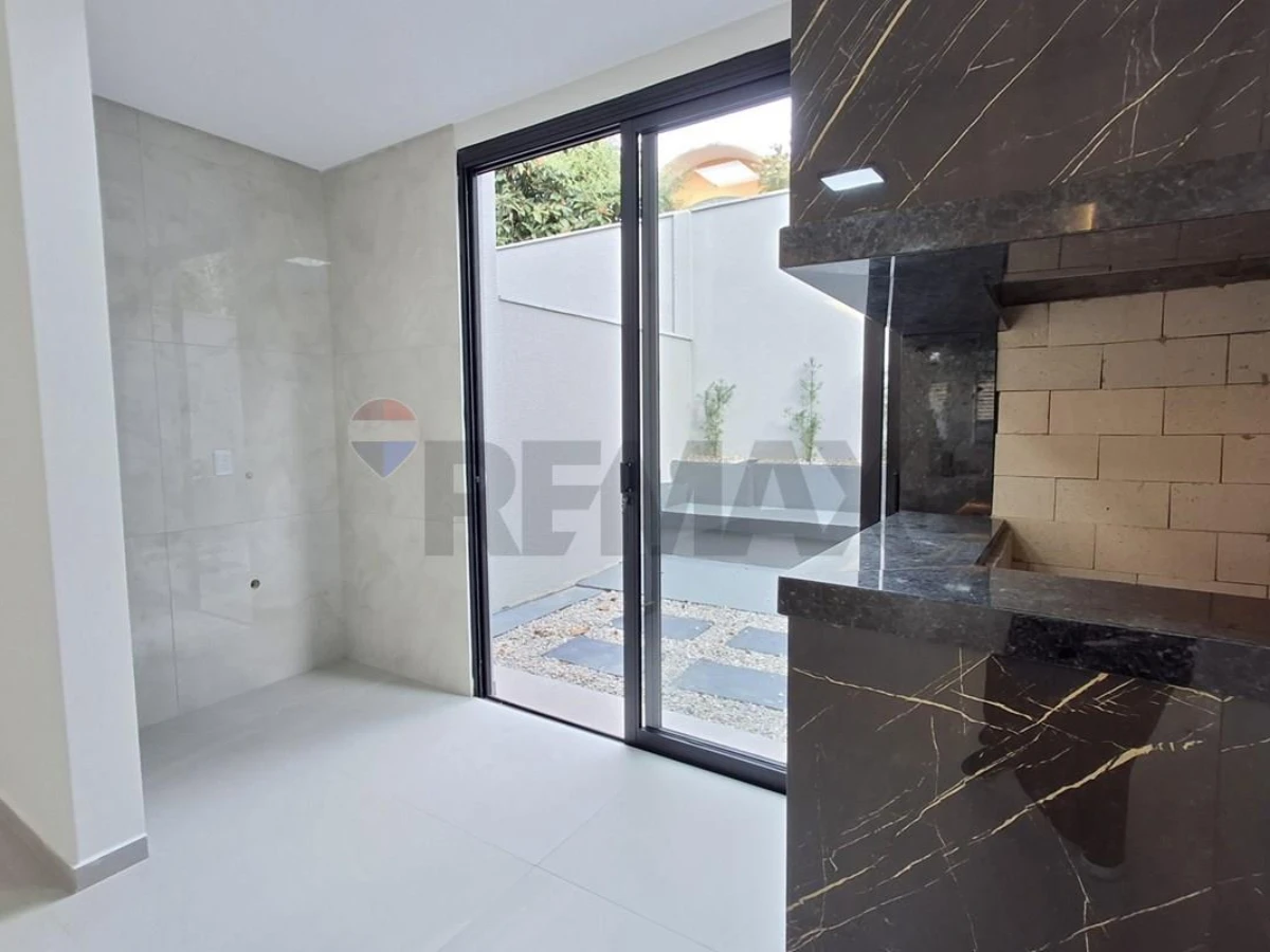 Casa Duplex Nova com 3 Dormitórios à Venda em Ingleses, Florianópolis