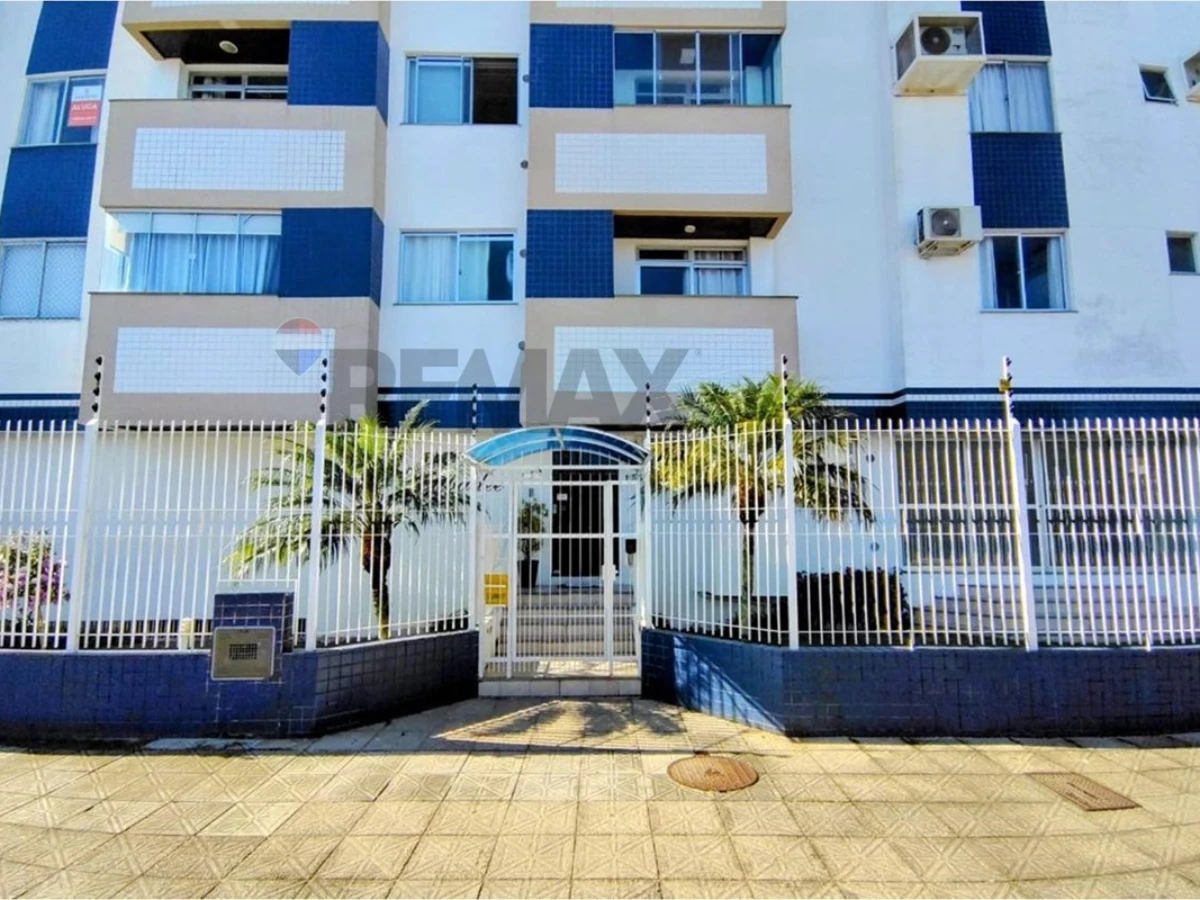 Apartamento 3 Dormitórios com Vista para o Mar — Abraão, Florianópolis