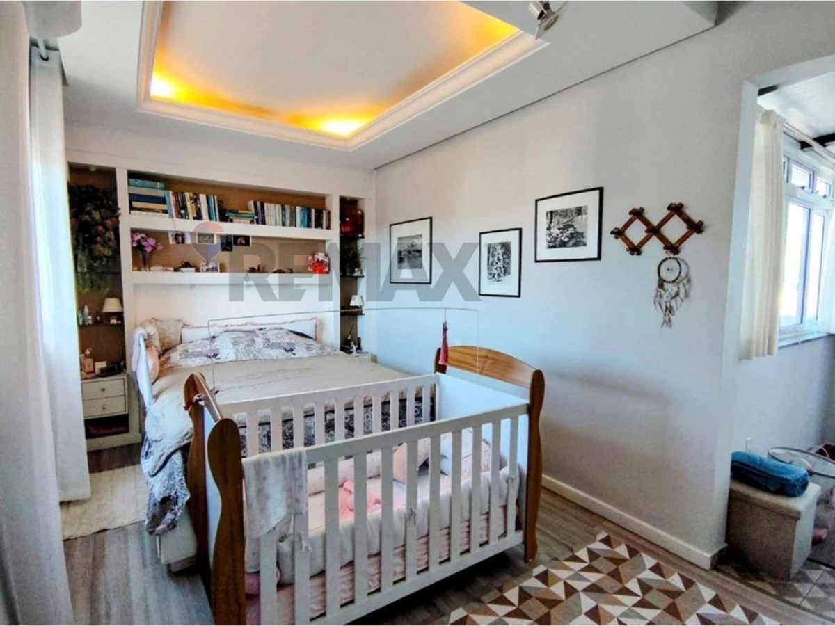 Apartamento 3 Dormitórios com Vista para o Mar — Abraão, Florianópolis