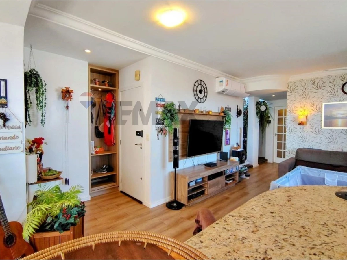 Apartamento 3 Dormitórios com Vista para o Mar — Abraão, Florianópolis