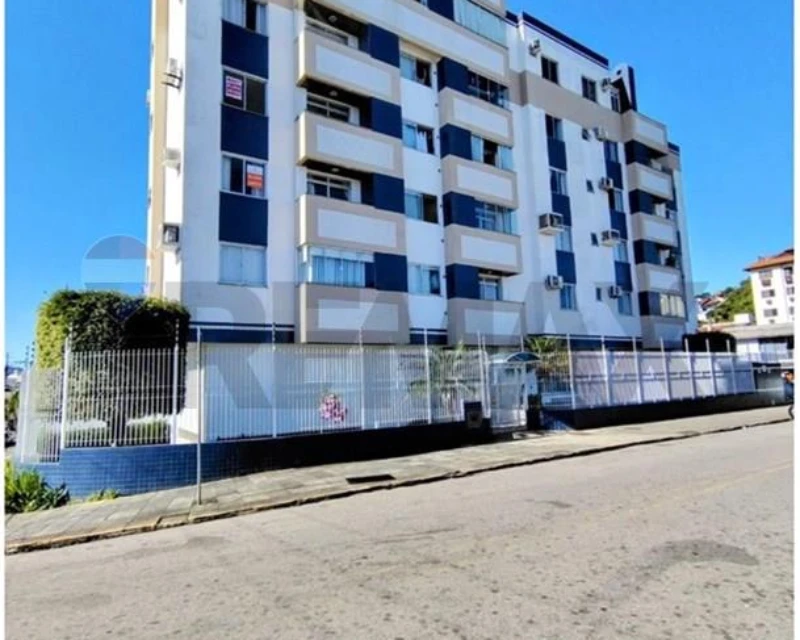 Apartamento 3 Dormitórios com Vista para o Mar — Abraão, Florianópolis