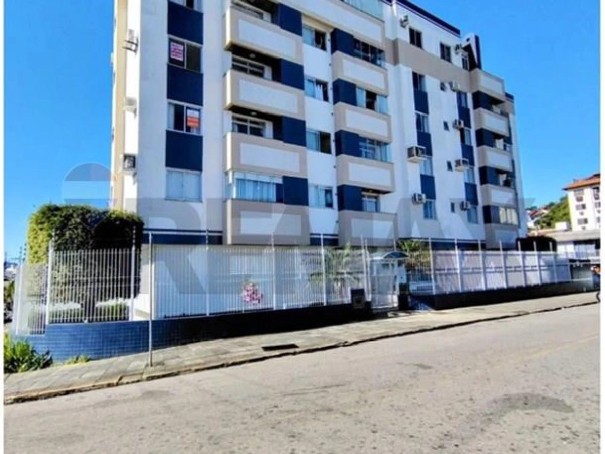 Apartamento 3 Dormitórios com Vista para o Mar — Abraão, Florianópolis