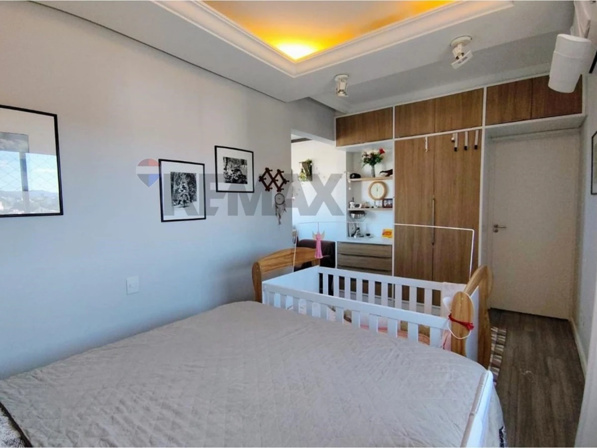 Apartamento 3 Dormitórios com Vista para o Mar — Abraão, Florianópolis