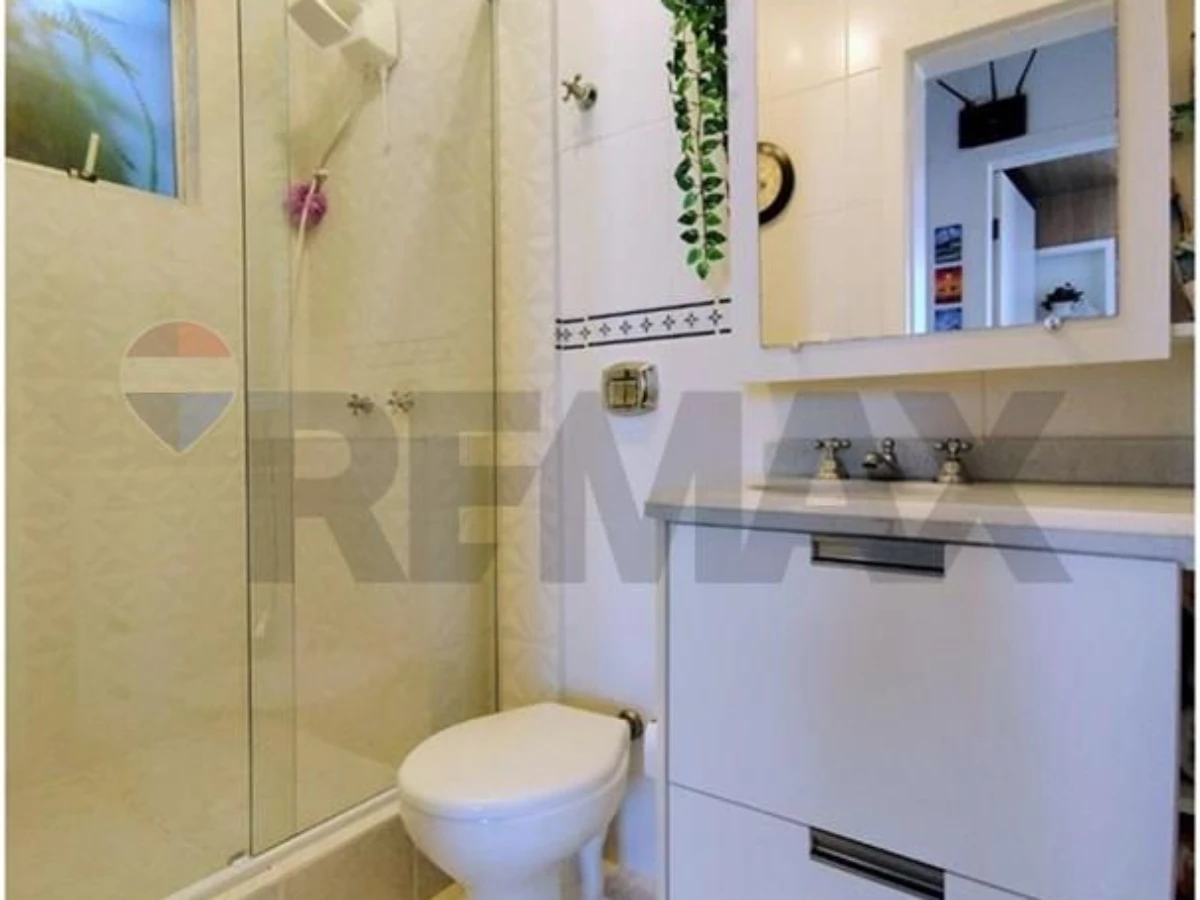 Apartamento 3 Dormitórios com Vista para o Mar — Abraão, Florianópolis