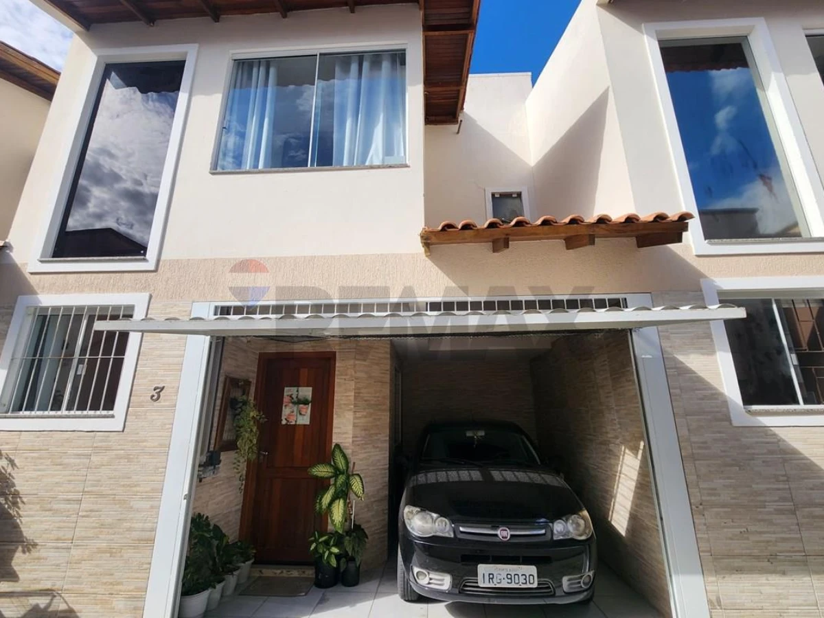 Sobrado 2 Suítes à Venda — Ingleses, Florianópolis